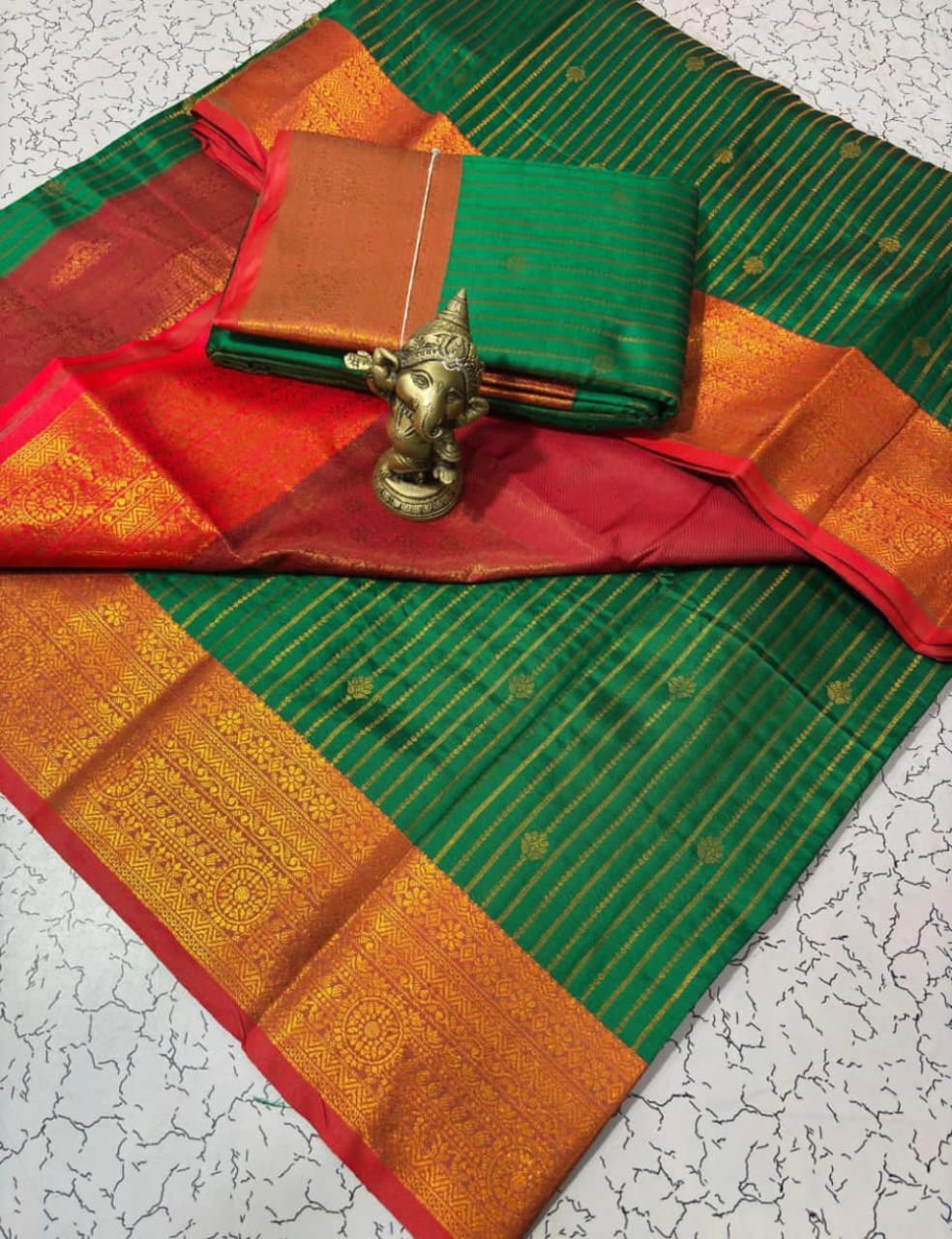 EMERALD GREEN WITH RED TRADITIONAL BUTTAS