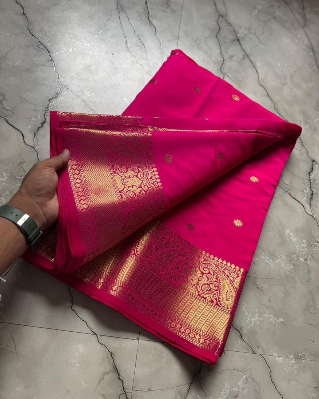 MAGENTA COLOR BANARASI SILK SAREE